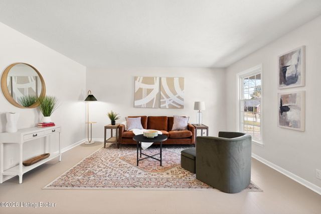 6510 Ridge Cliff Rd, Louisville, KY 40228