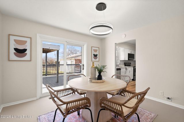 6510 Ridge Cliff Rd, Louisville, KY 40228