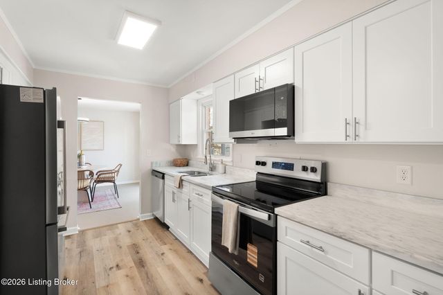 6510 Ridge Cliff Rd, Louisville, KY 40228