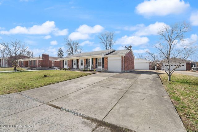 6510 Ridge Cliff Rd, Louisville, KY 40228