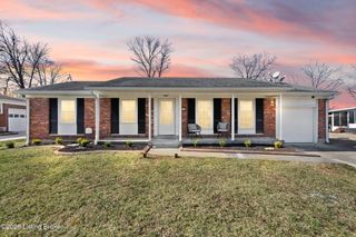 6510 Ridge Cliff Rd, Louisville, KY 40228