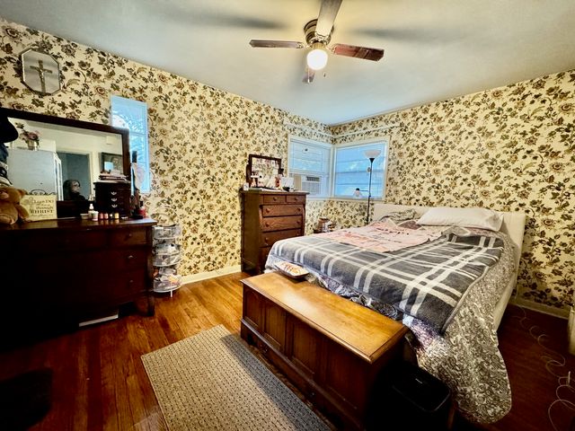 4N015 Kenwood Avenue, West Chicago, IL 60185