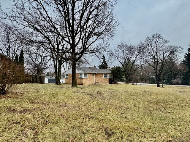 4N015 Kenwood Avenue, West Chicago, IL 60185