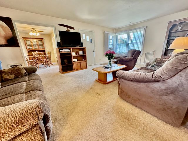 4N015 Kenwood Avenue, West Chicago, IL 60185