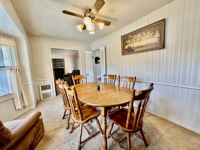 4N015 Kenwood Avenue, West Chicago, IL 60185