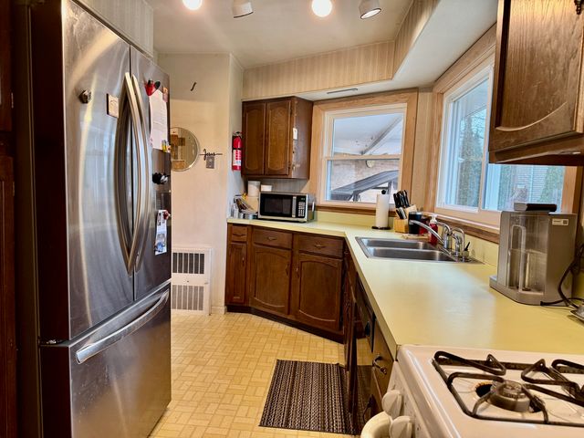 4N015 Kenwood Avenue, West Chicago, IL 60185