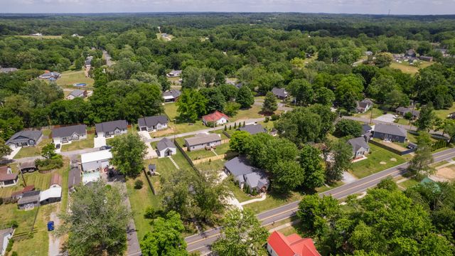4257 Church St, Greenbrier, TN 37073