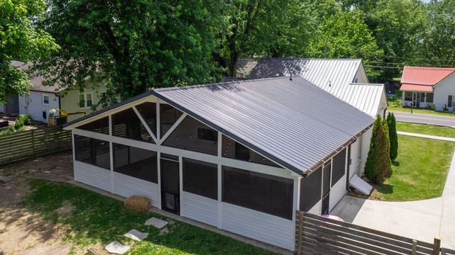 4257 Church St, Greenbrier, TN 37073
