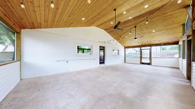 4257 Church St, Greenbrier, TN 37073