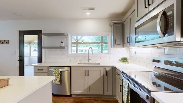 4257 Church St, Greenbrier, TN 37073