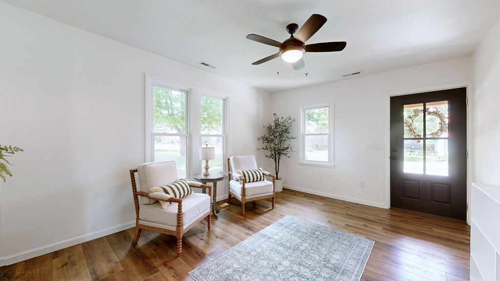 4257 Church St, Greenbrier, TN 37073