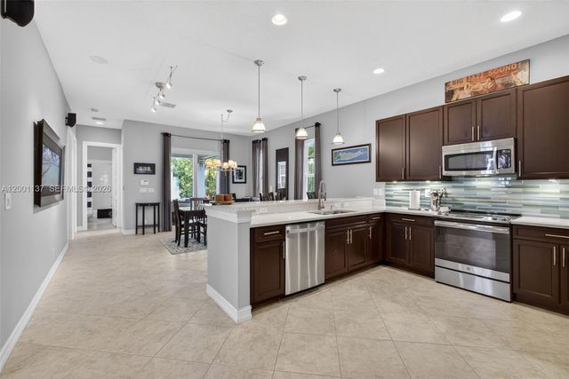184 W Bay Cedar Cir, Jupiter, FL 33458