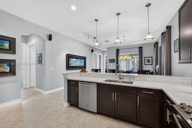 184 W Bay Cedar Cir, Jupiter, FL 33458