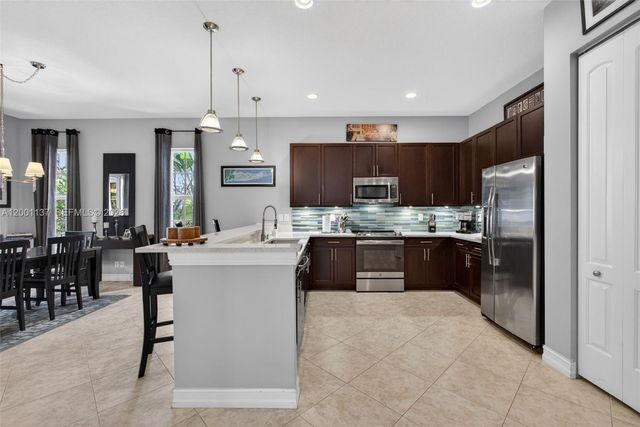 184 W Bay Cedar Cir, Jupiter, FL 33458