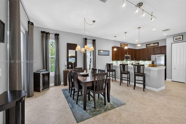 184 W Bay Cedar Cir, Jupiter, FL 33458