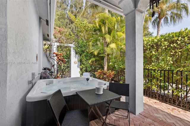 184 W Bay Cedar Cir, Jupiter, FL 33458