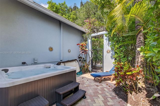 184 W Bay Cedar Cir, Jupiter, FL 33458