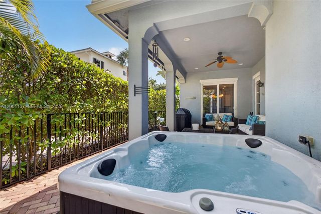 184 W Bay Cedar Cir, Jupiter, FL 33458