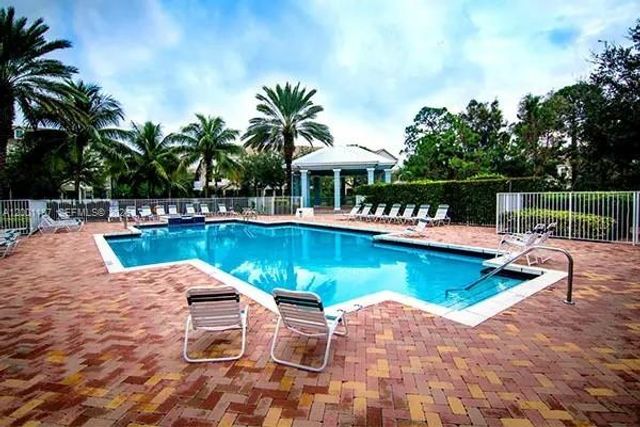 184 W Bay Cedar Cir, Jupiter, FL 33458