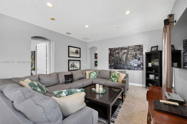 184 W Bay Cedar Cir, Jupiter, FL 33458