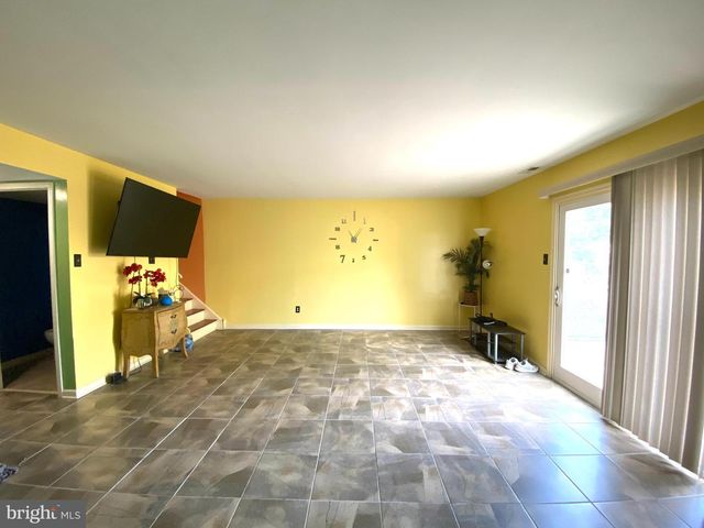 3341 RED LION RD, Philadelphia, PA 19114