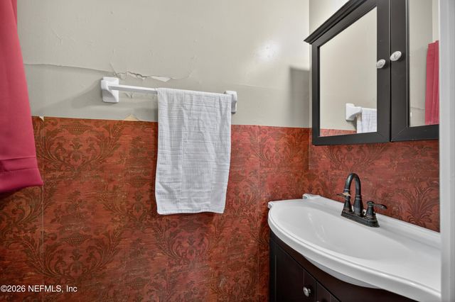 2143 NEWBERRY Road, Jacksonville, FL 32218