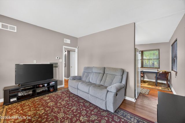 2143 NEWBERRY Road, Jacksonville, FL 32218