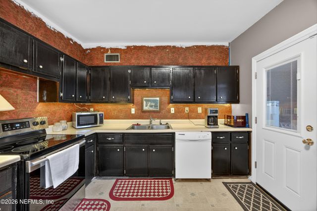 2143 NEWBERRY Road, Jacksonville, FL 32218