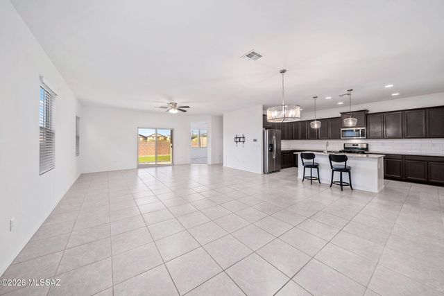 14259 E Yellow Sage Lane, Vail, AZ 85641