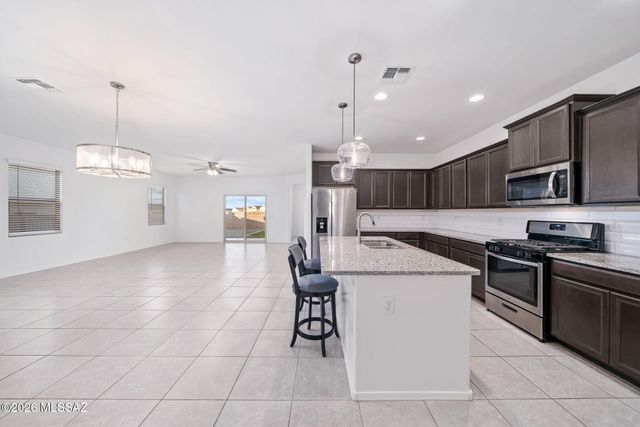 14259 E Yellow Sage Lane, Vail, AZ 85641