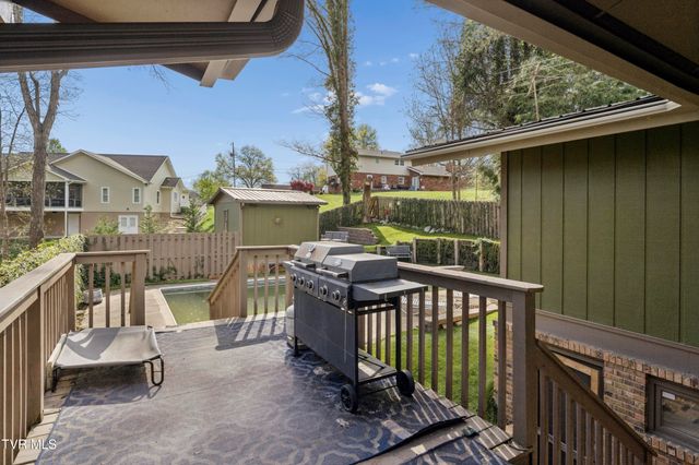 1823 Woodhaven Drive, Elizabethton, TN 37643