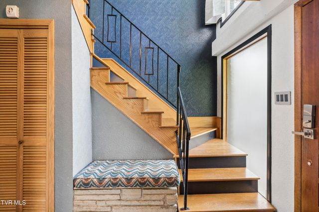 1823 Woodhaven Drive, Elizabethton, TN 37643