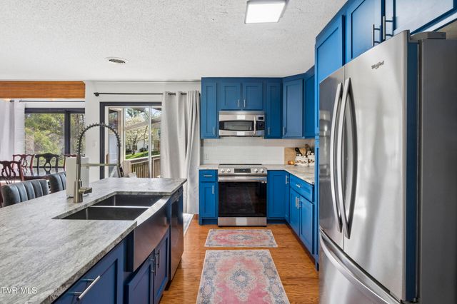 1823 Woodhaven Drive, Elizabethton, TN 37643