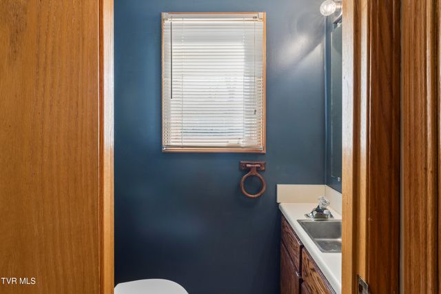 1823 Woodhaven Drive, Elizabethton, TN 37643