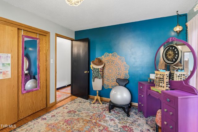 1823 Woodhaven Drive, Elizabethton, TN 37643