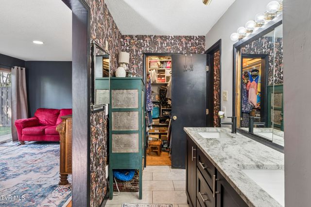 1823 Woodhaven Drive, Elizabethton, TN 37643