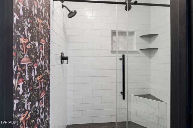 1823 Woodhaven Drive, Elizabethton, TN 37643