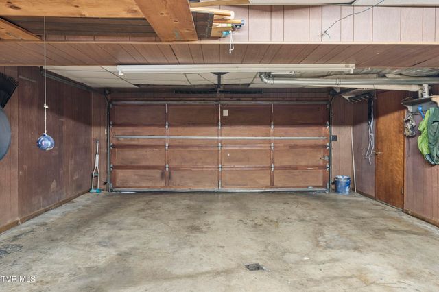 1823 Woodhaven Drive, Elizabethton, TN 37643