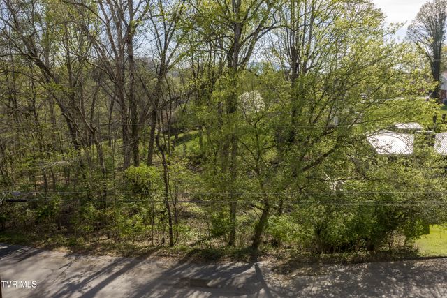 1823 Woodhaven Drive, Elizabethton, TN 37643