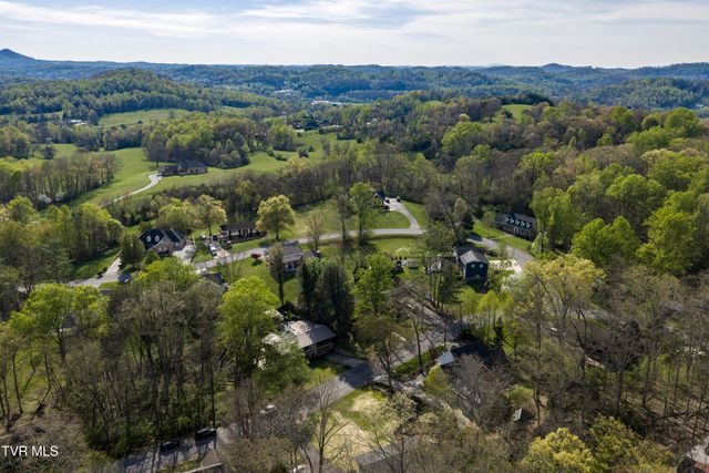 1823 Woodhaven Drive, Elizabethton, TN 37643