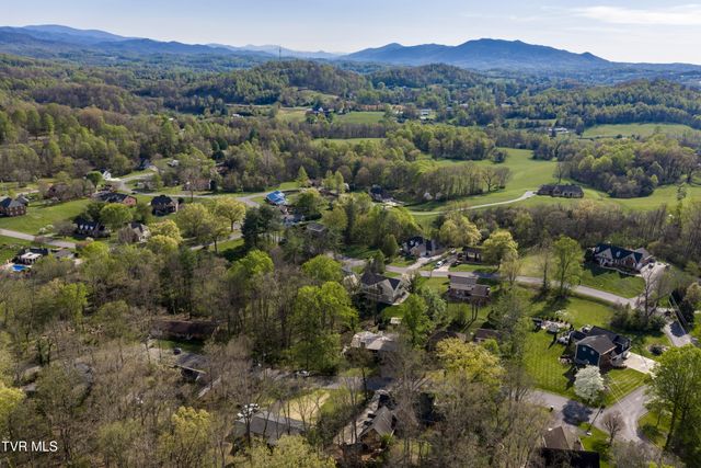 1823 Woodhaven Drive, Elizabethton, TN 37643