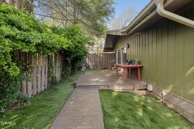 1823 Woodhaven Drive, Elizabethton, TN 37643