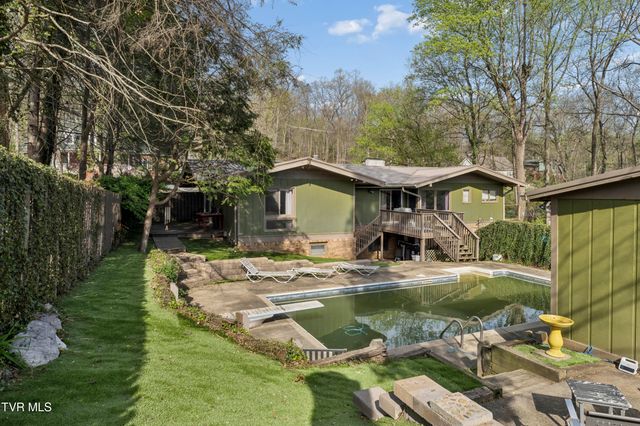 1823 Woodhaven Drive, Elizabethton, TN 37643