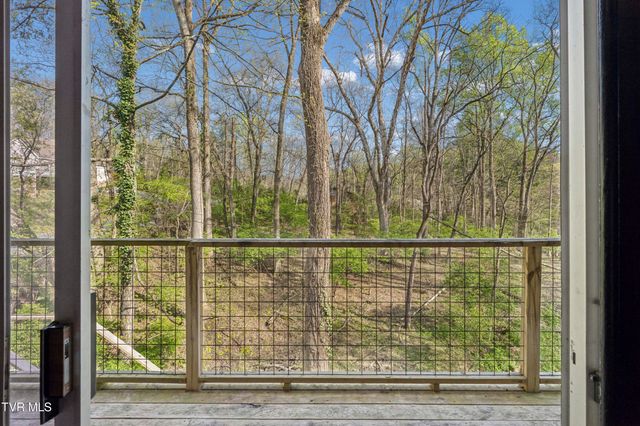 1823 Woodhaven Drive, Elizabethton, TN 37643