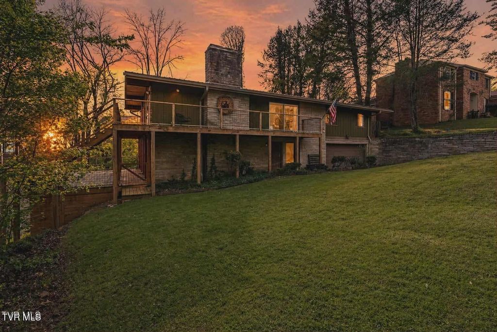 1823 Woodhaven Drive, Elizabethton, TN 37643