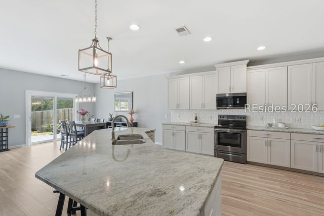 5 Vista Pointe Dr, Bluffton, SC 29910