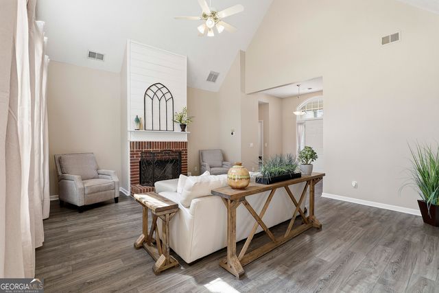 16 Forest Point, Newnan, GA 30265