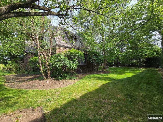220 Manor Road, Ridgewood, NJ 07450