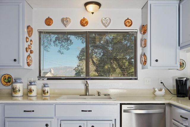 2965 S Lake Dr, Kelseyville, CA 95451