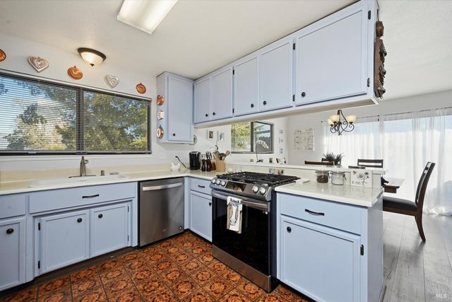 2965 S Lake Dr, Kelseyville, CA 95451